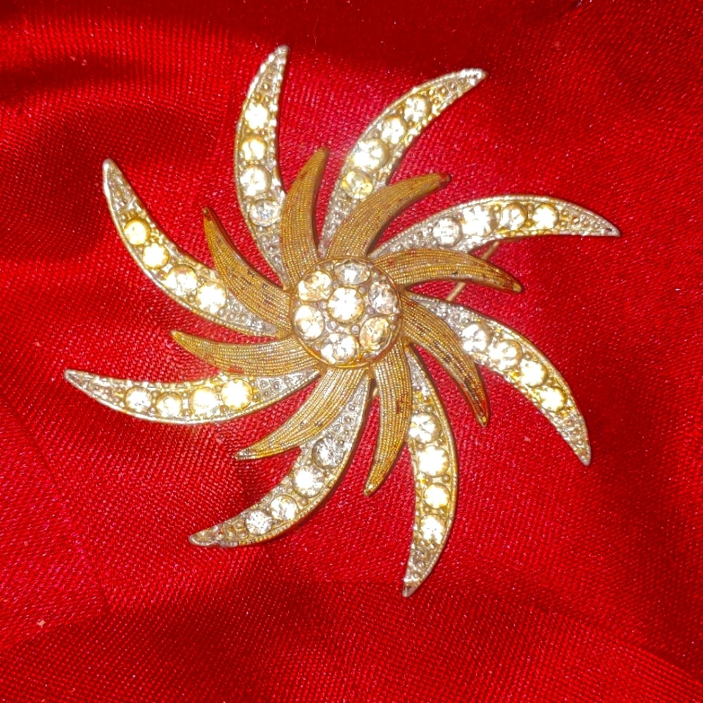 Vintage Sarah Coventry Brooch